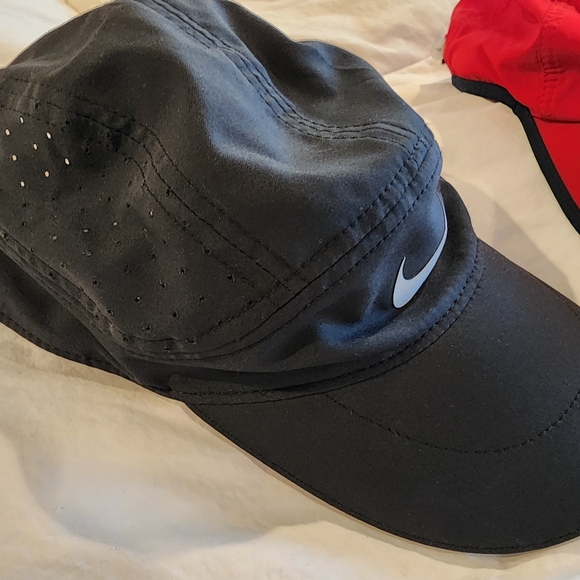2 for $20 Nike Running Hats - Picture 2 of 4